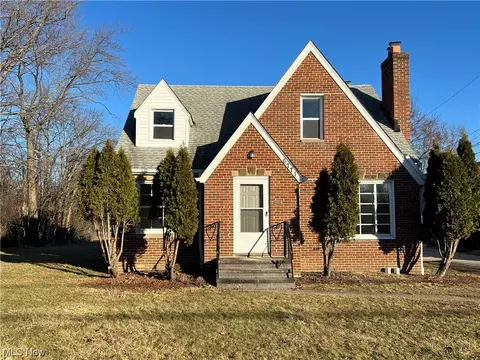 6771 York Rd, Parma Heights, OH 44130