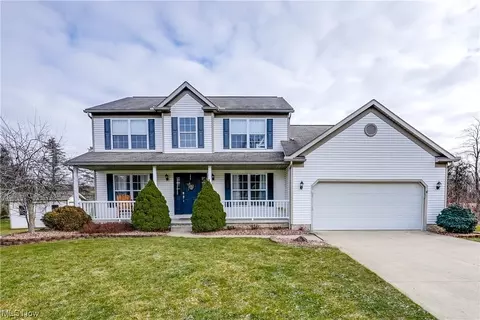6917 White Pine Dr, Ravenna, OH 44266
