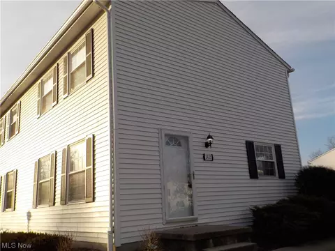 1431 Munroe Falls Ave, Cuyahoga Falls, OH 44221