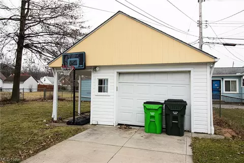 Exterior - 24980 Devoe Ave, Euclid, OH 44123 photo 5 of 6