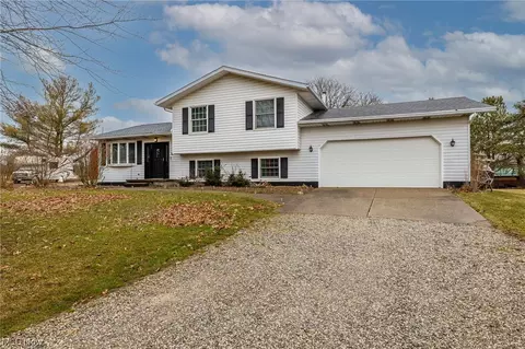 6069 Seville Rd, Seville, OH 44273