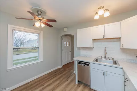 Kitchen - 30133 Robert St, Wickliffe, OH 44092 photo 3 of 6