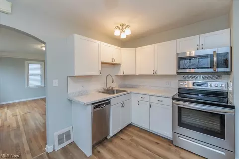 Kitchen - 30133 Robert St, Wickliffe, OH 44092 photo 2 of 6
