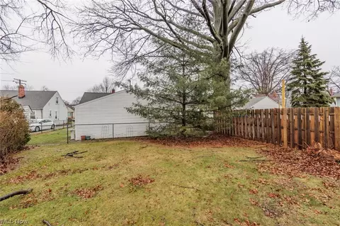 Exterior - 30133 Robert St, Wickliffe, OH 44092 photo 4 of 7