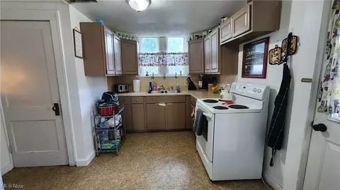 Kitchen - 19-19 12 Carl St, Wheeling, WV 26003 photo 1 of 3