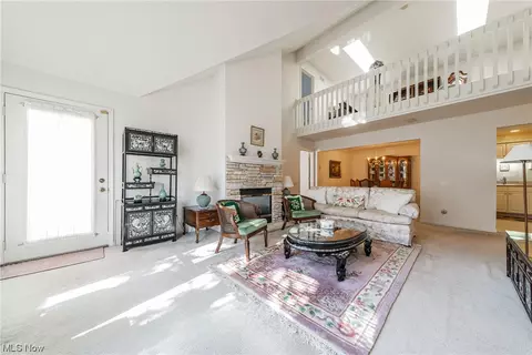 Living - 4220 Castle Ridge Cir, Copley, OH 44321 photo 2 of 5