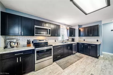 Kitchen - 515 Myrtle Ave, Ashtabula, OH 44004 photo 2 of 3