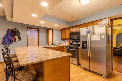 Kitchen - 7103 Jefferson Rd, Ashtabula, OH 44004 photo 6 of 7