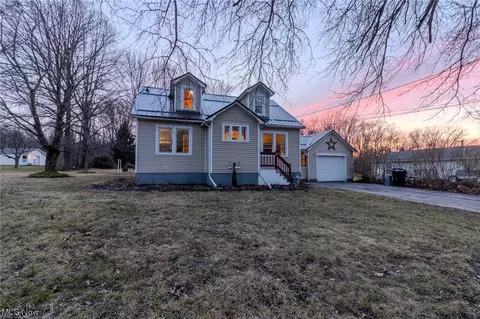 Exterior - 7103 Jefferson Rd, Ashtabula, OH 44004 photo 7 of 9