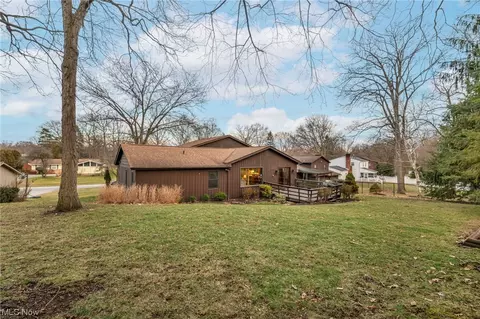 Exterior - 4630 Commodore Dr, Stow, OH 44224 photo 4 of 4