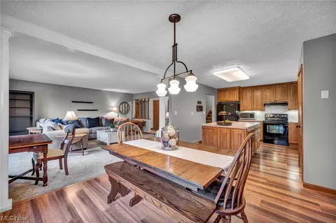 Dining - 4630 Commodore Dr, Stow, OH 44224 photo 1 of 1