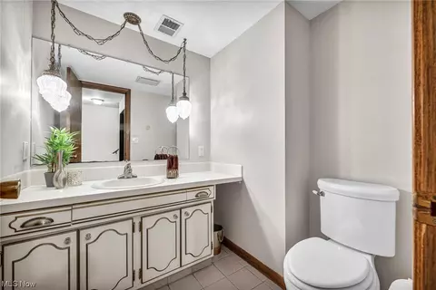 Bath - 4630 Commodore Dr, Stow, OH 44224 photo 4 of 4