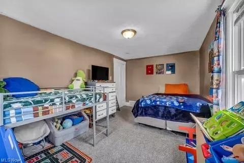 Bedroom - 333 Kenyon Ave, Elyria, OH 44035 photo 1 of 7