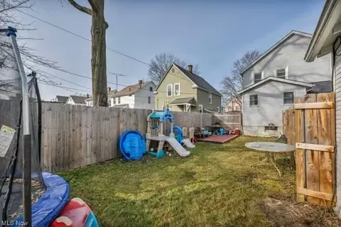 Exterior - 333 Kenyon Ave, Elyria, OH 44035 photo 13 of 15