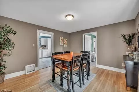 Dining - 333 Kenyon Ave, Elyria, OH 44035 photo 3 of 3