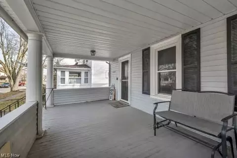Exterior - 333 Kenyon Ave, Elyria, OH 44035 photo 5 of 15