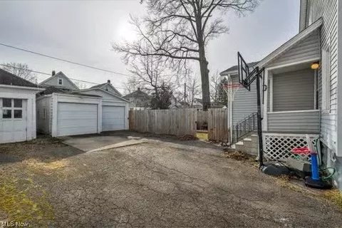 Exterior - 333 Kenyon Ave, Elyria, OH 44035 photo 8 of 15