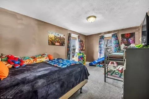 Bedroom - 333 Kenyon Ave, Elyria, OH 44035 photo 2 of 7