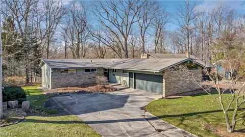1750 Karg Dr, Akron, OH 44313