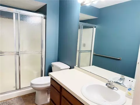 Bath - 1207 W River N #D2, Elyria, OH 44035 photo 2 of 5