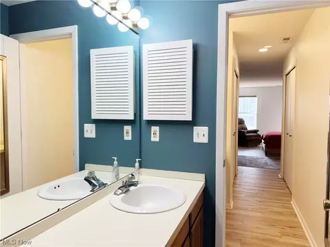 Bath - 1207 W River N #D2, Elyria, OH 44035 photo 3 of 5