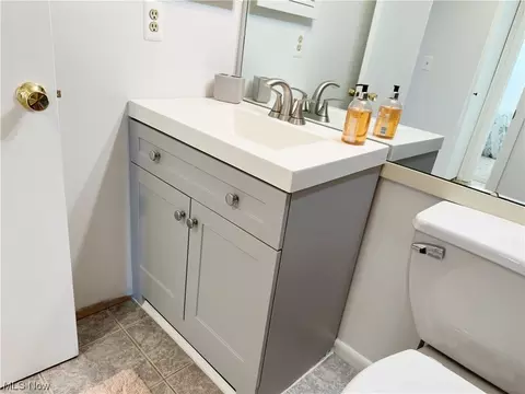 Bath - 1207 W River N #D2, Elyria, OH 44035 photo 5 of 5