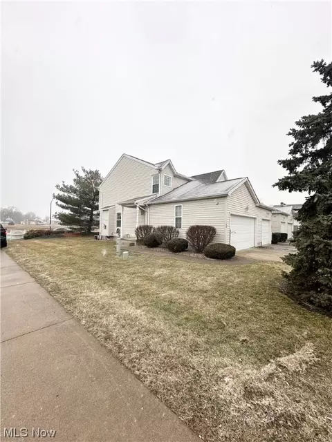 100 Meander, Elyria, OH 44035