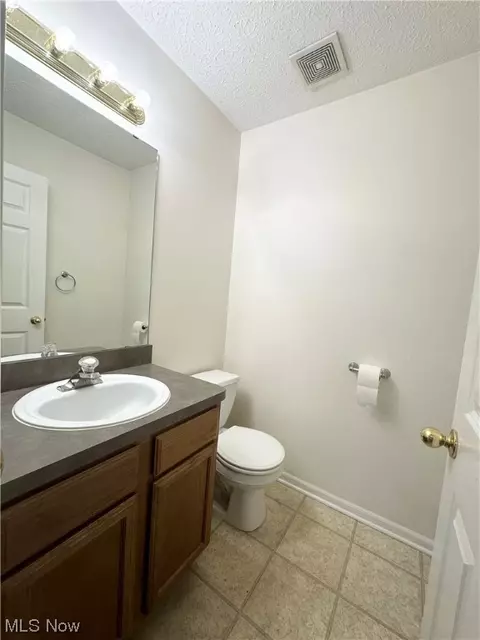 Bath - 100 Meander, Elyria, OH 44035 photo 1 of 3