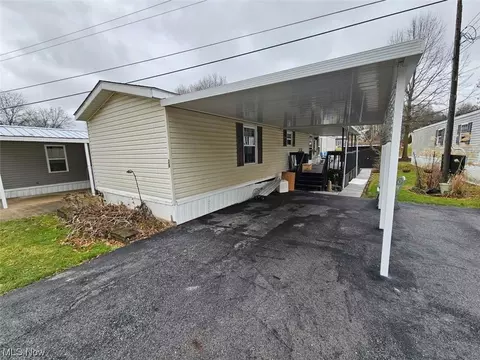 13675 Cleveland Ave NW #28, Uniontown, OH 44685