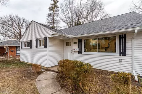 4471 Canterbury, North Olmsted, OH 44070