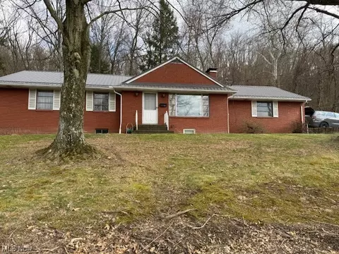 1140 Duvall Hts, Wellsburg, WV 26070