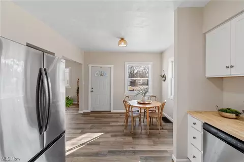 Dining - 464 Butler Ave, Akron, OH 44310 photo 3 of 3