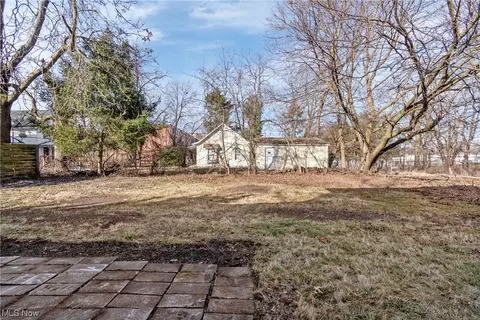 Exterior - 464 Butler Ave, Akron, OH 44310 photo 3 of 6