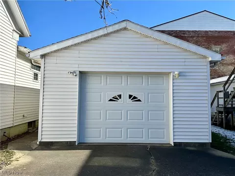 303 Main St, Middlebourne, WV 26149 photo 3