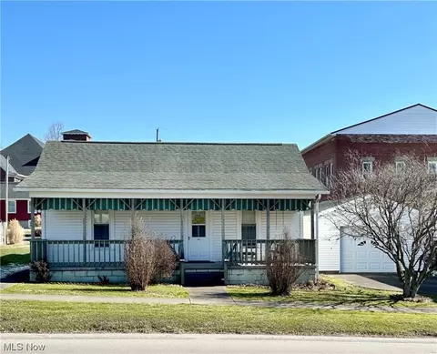 303 Main St, Middlebourne, WV 26149