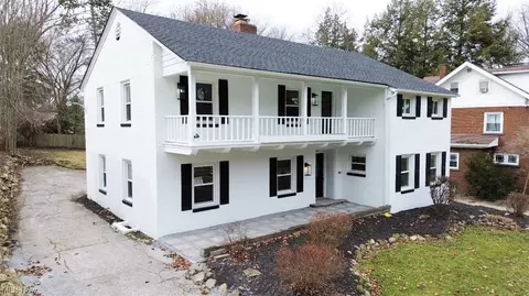 Exterior - 1250 Sunset View Dr, Akron, OH 44313 photo 2 of 4