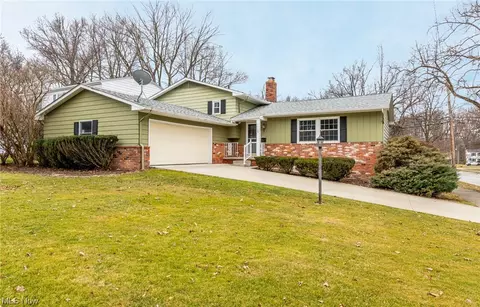 1128 Hillrock Dr, South Euclid, OH 44121