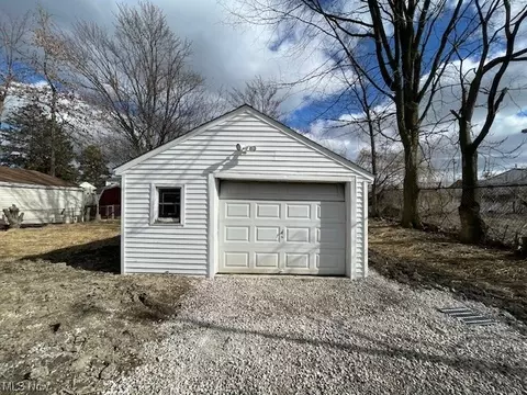 241 Wesley, Elyria, OH 44035 photo 15