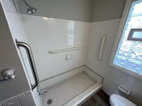 241 Wesley, Elyria, OH 44035 photo 6