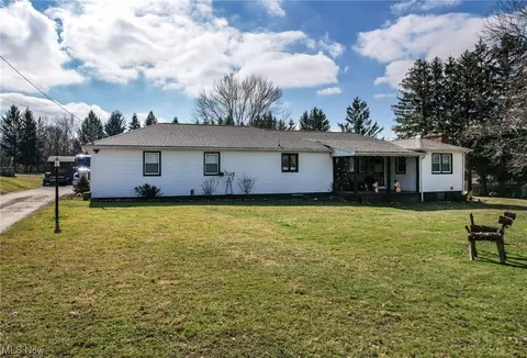 985 E South Range, North Lima, OH 44452