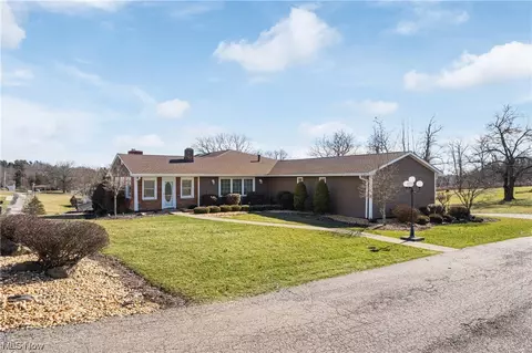 101 Linda Dr, Saint Clairsville, OH 43950