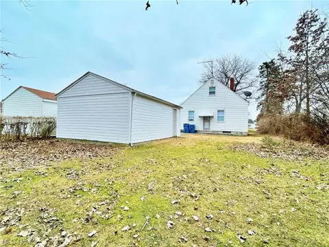 Exterior - 2461 E 37th St, Lorain, OH 44055 photo 7 of 7