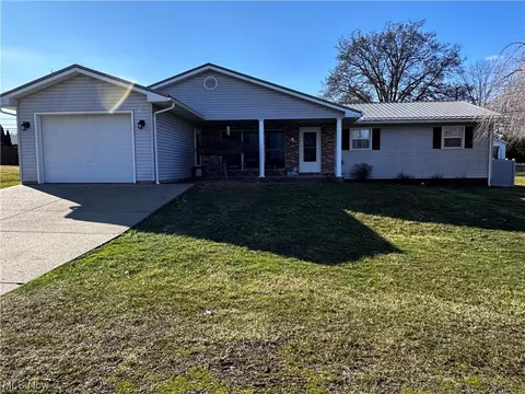 281 S 4th St, Byesville, OH 43723