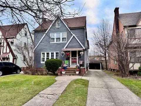 801 Hoover, Cleveland, OH 44119