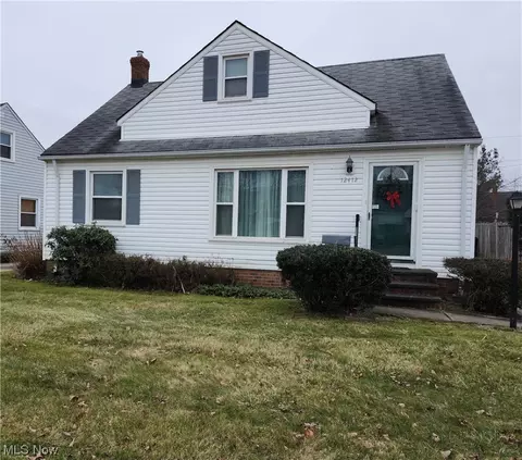 12412 Maple Leaf Dr, Garfield Heights, OH 44125