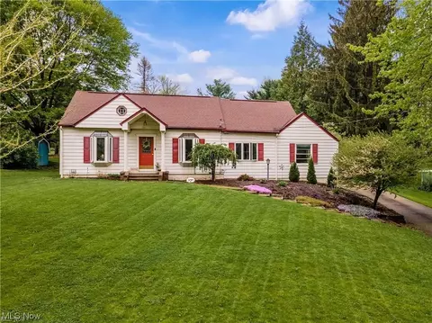 227 S Messner St, New Franklin, OH 44319