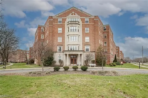 13800 Fairhill Rd, Shaker Heights, OH 44120