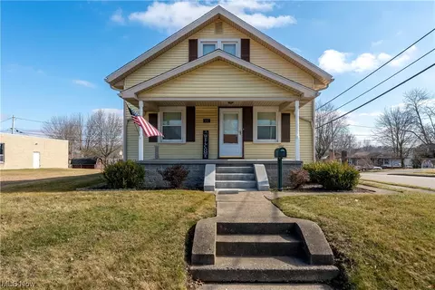 552 Wabash Ave S, Brewster, OH 44613
