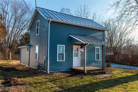 14008 State Route 226, Lakeville, OH 44638