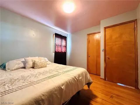 Bedroom - 1402 Old Frg, Niles, OH 44446 photo 9 of 11